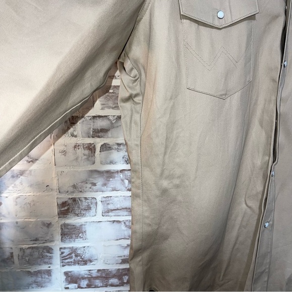 Wrangler Beige Collared Shirt - Picture 6 of 8
